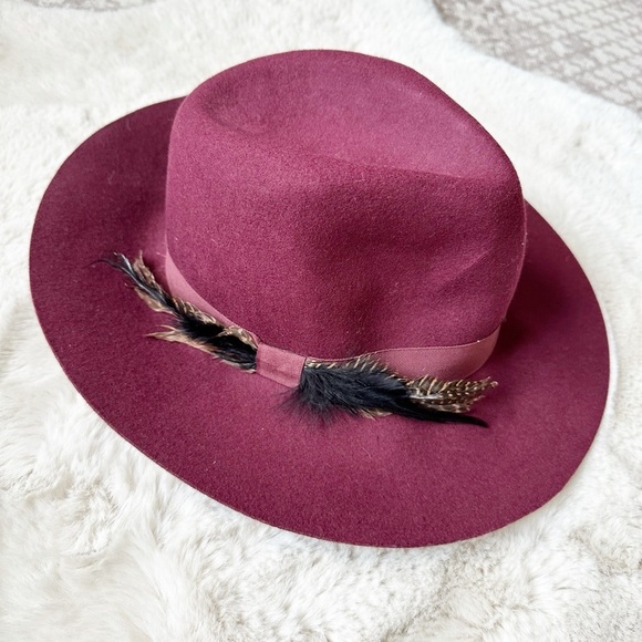 Black Saks Fifth Avenue‎ 90s Wool Fedora Felt Hat Burgundy Feathers One Size - Picture 1 of 9